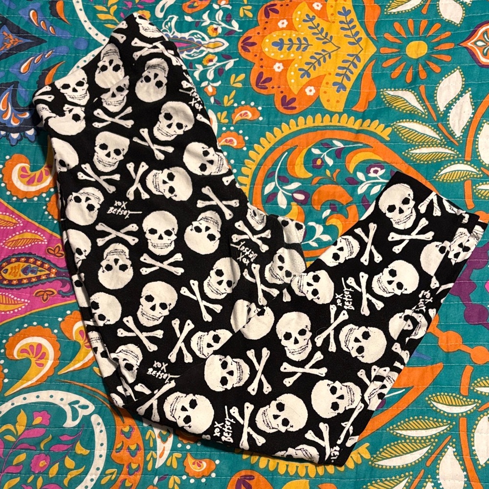 Torrid x Betsey Johnson Black and White Skull Leggings